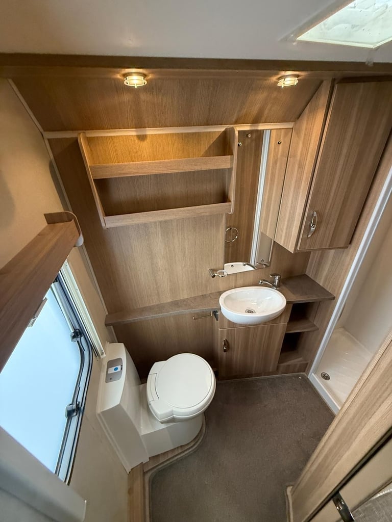 Bessacarr E444 Side Dinette Converts To Double Rear Bathroom