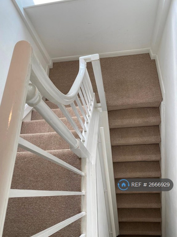 2 bedroom flat in St. James's Street, Brighton, BN2 (2 bed) (#2666929)