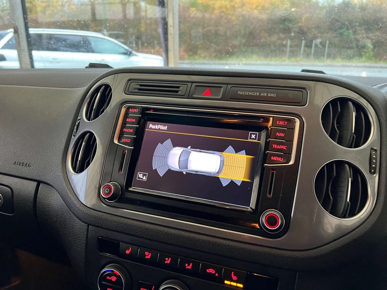 2015 Volkswagen Tiguan 2.0 Tiguan R-Line Edition TDI BlueMotion Technology 4Motion Semi-Auto 4WD ...