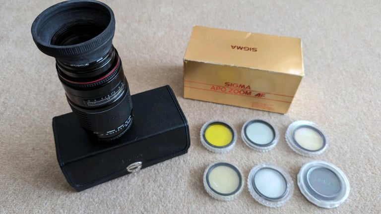 Sigma Zoom AF-APO 70-210mm f/3.5-4.5 lens