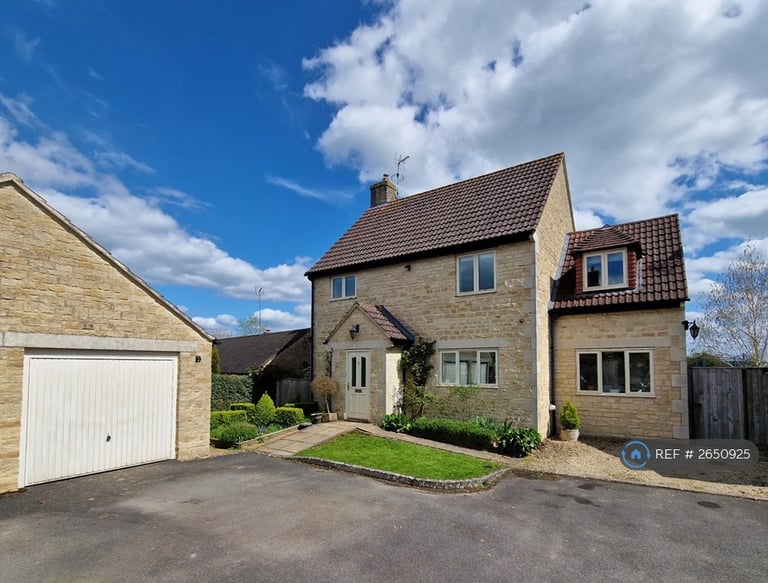5 bedroom house in The Cedars, Lea, Nr Malmesbury, SN16 (5 bed) (#2650925)