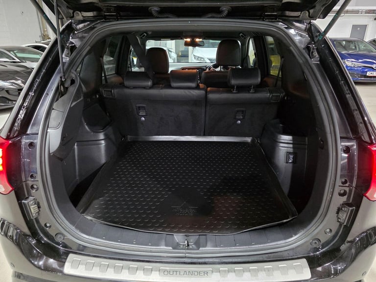 2019 Mitsubishi Outlander 2.4h TwinMotor 13.8kWh 4h CVT 4WD Euro 6 (s/s) 5dr ESTATE Petrol/Electr...