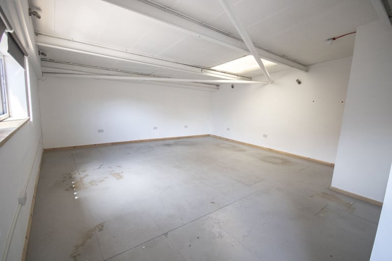 Creative Space | Private Office | Artist Studio | Commercial Unit | Desk in Hackney East London E9