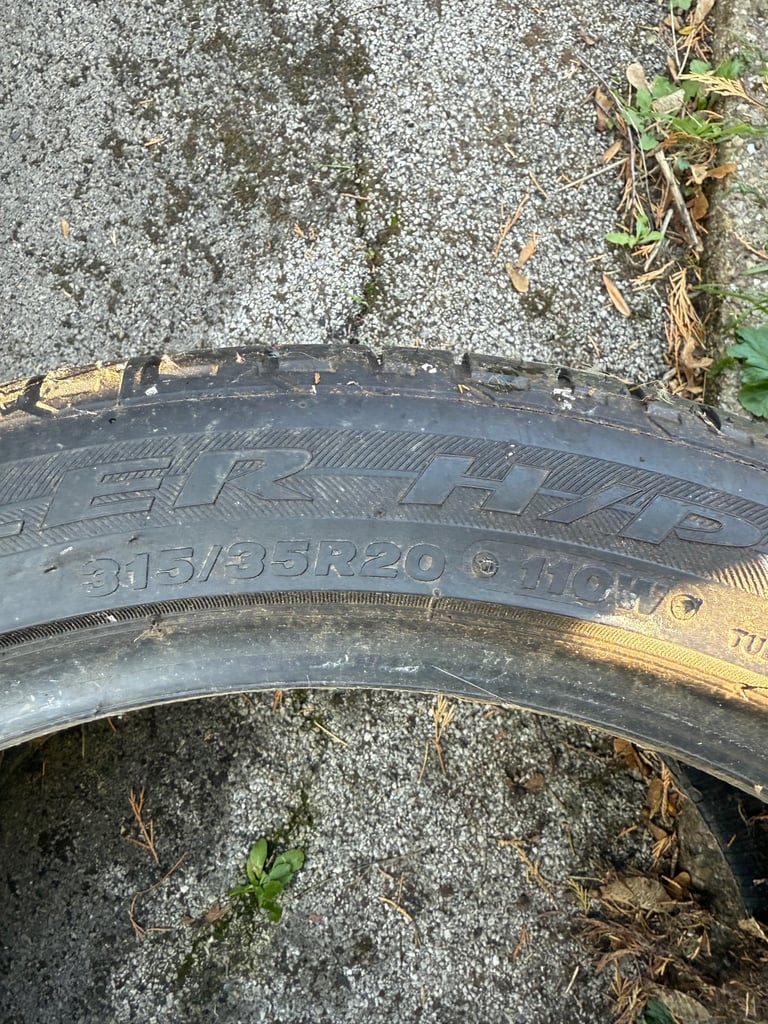 Bridgestone duele sport tyre 315/35/20