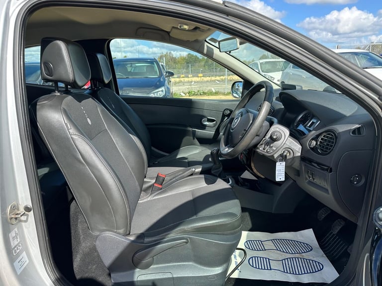 2012 Renault Clio 1.2 Dynamique TomTom Euro 5 3dr HATCHBACK Petrol Manual
