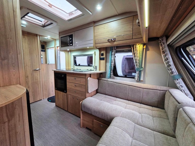 Elddis Xplore 304 2016 Lightweight & Compact 4 Berth Touring Caravan