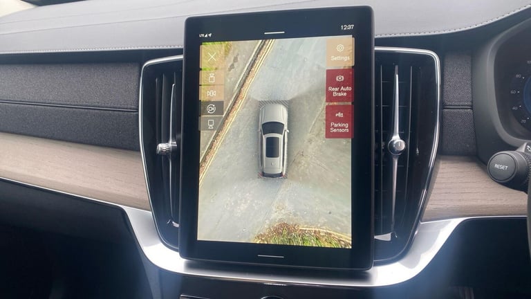 2025 Volvo XC90 Plus, B5 AWD Mild hybrid, Petrol, Dark, 7 Seats ESTATE Petrol/Electric Hybrid Aut...