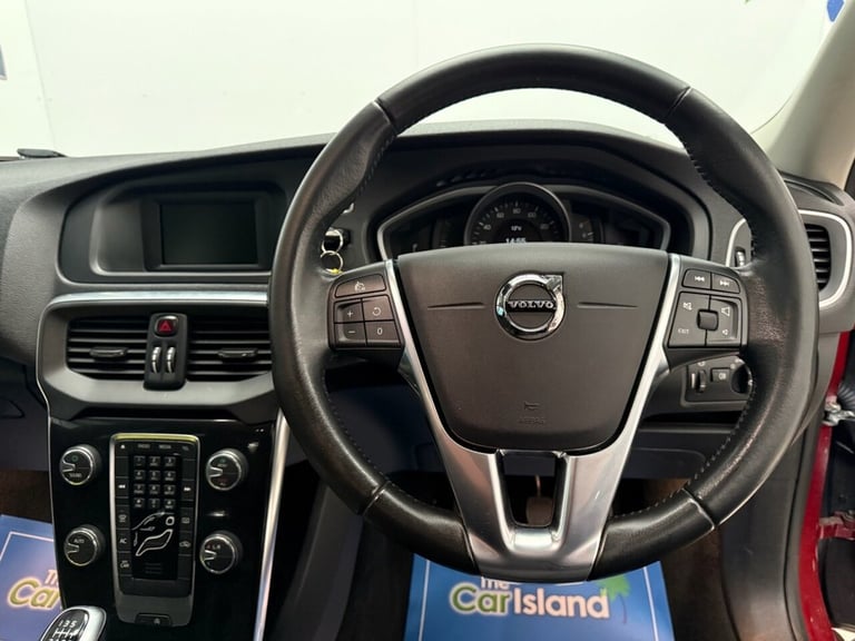 2017 17 VOLVO V40 2.0 T2 MOMENTUM HATCHBACK 5DR PETROL MANUAL EURO 6 (S/S) (122 