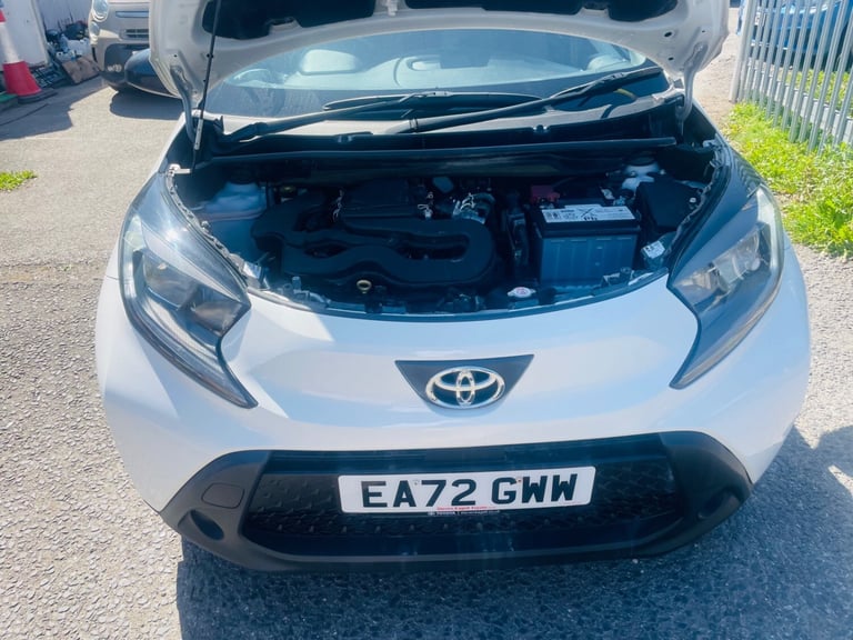 AUTOMATIC LOW MILEAGE 12 MONTH MOT WARRANTY 