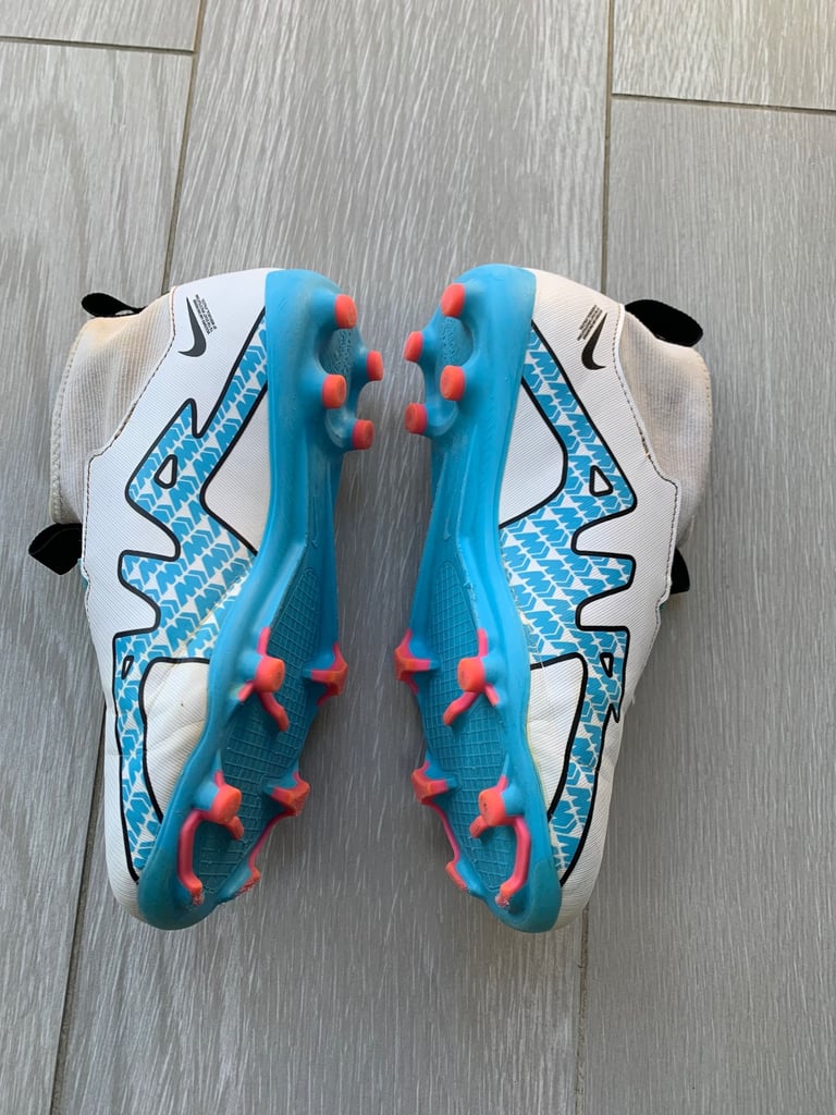 image for Nike air junior football boots