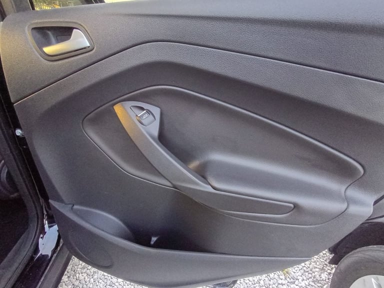 2017 Ford Kuga 2.0 TDCi Titanium SUV 5dr Diesel Powershift AWD Euro 6 (s/s) (180 ps) HATCHBACK Di...