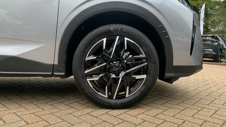 2024 Peugeot 3008 1.2 MHEV GT SUV 5dr Petrol Hybrid e-DSC Euro 6 (s/s) (136 ps) SUV Hybrid Automatic