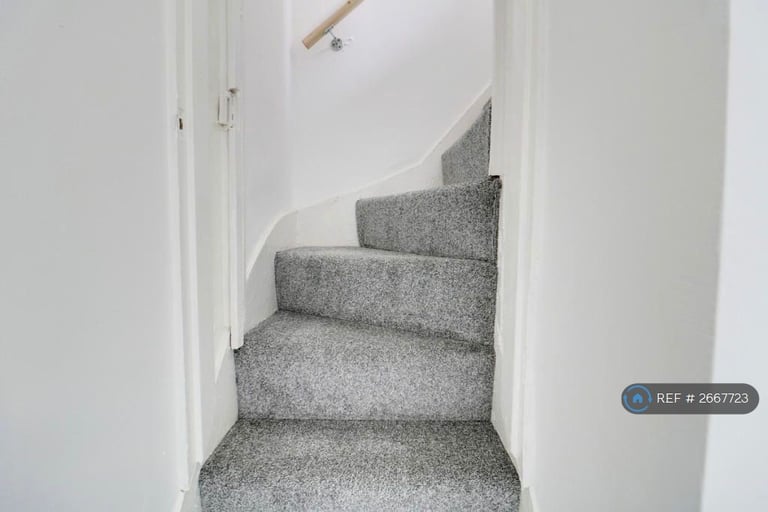 5 bedroom house in Cobden View Road, Sheffield, S10 (5 bed) (#2667723)