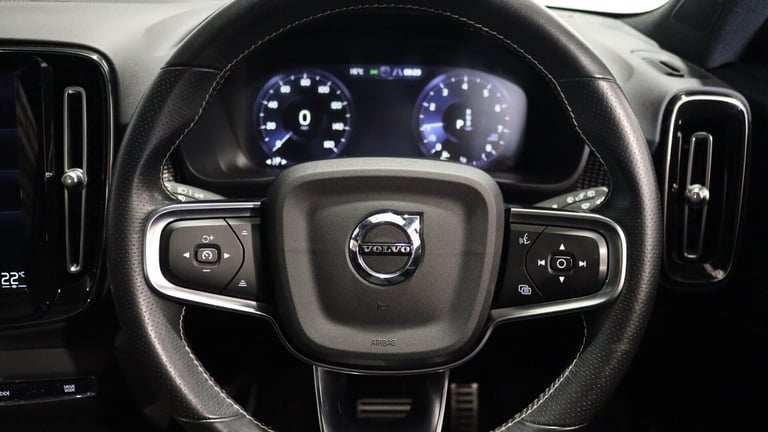  Volvo XC40 T3 R-Design (Lounge Pack, Sunroof, Harman Kardon, 360 Camera, BLIS) Petrol Automatic
