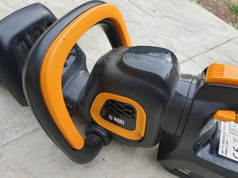 McCullock Cordless hedge trimmer 