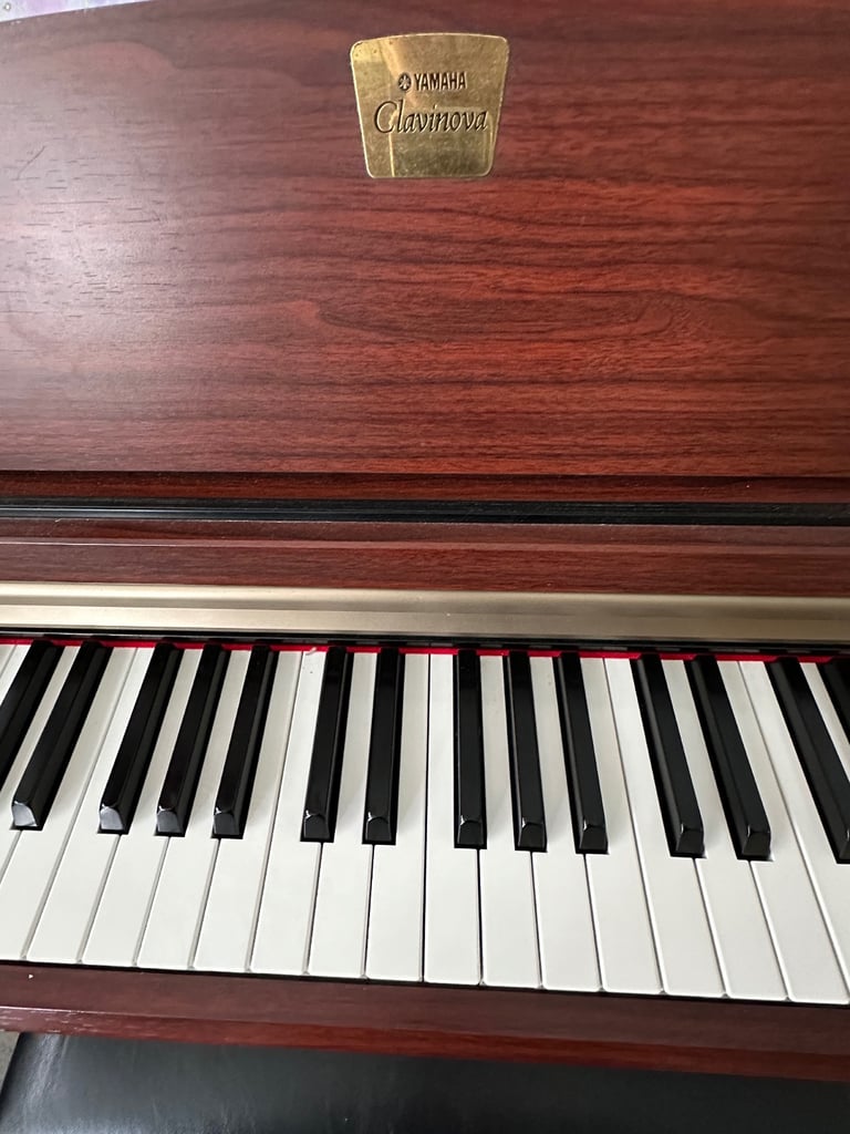 Yamaha Clavinova CLP-220
