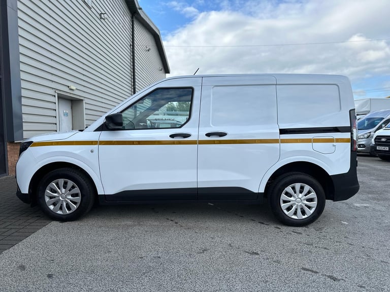 75 Reg Ford Transit Courier 1.5 Trend Euro 6, Utility, Civils Site Van, Air-Con