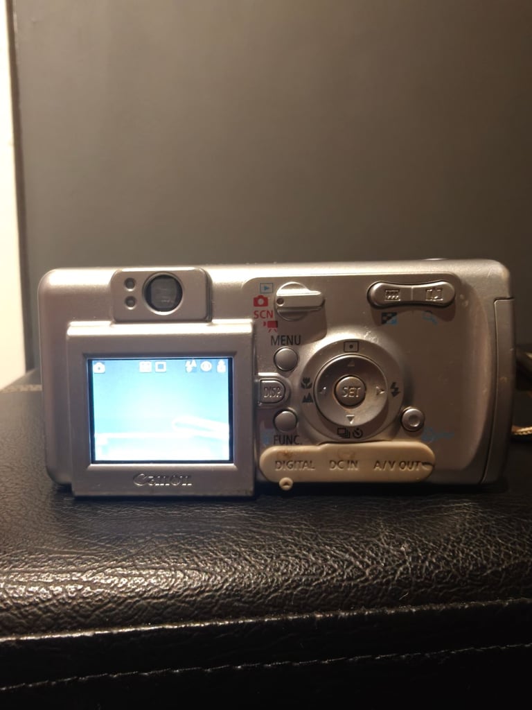 Canon PowerShot A400 Digital Camera Silver 3.2MP Zoom Lens TESTED 