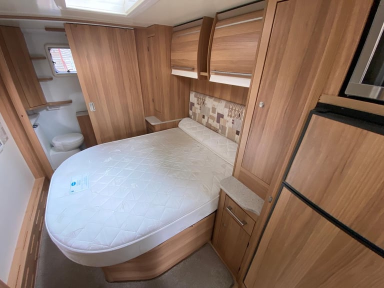 BAILEY UNICORN VIGO - 2014 - ISLAND BED - 4 BERTH - MOVER - PRISTINE 
