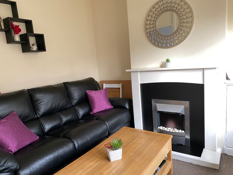 Spacious 2 bedroom house with 2 living rooms for exchange