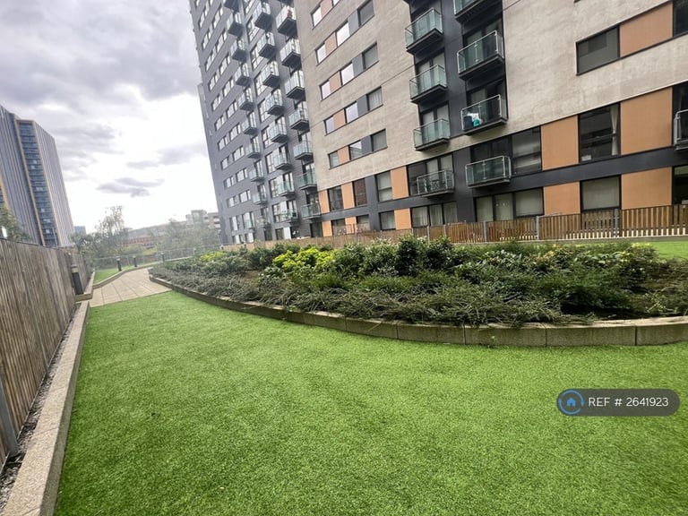 1 bedroom flat in Red Bank, Manchester, M4 (1 bed) (#2641923)