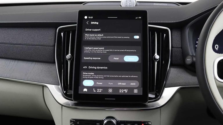2025 Volvo XC90 T8 AWD PHEV Ultra Dark (Blond, Sunroof, Bowers &amp; Wilkins, 360 Camera) ESTATE ...