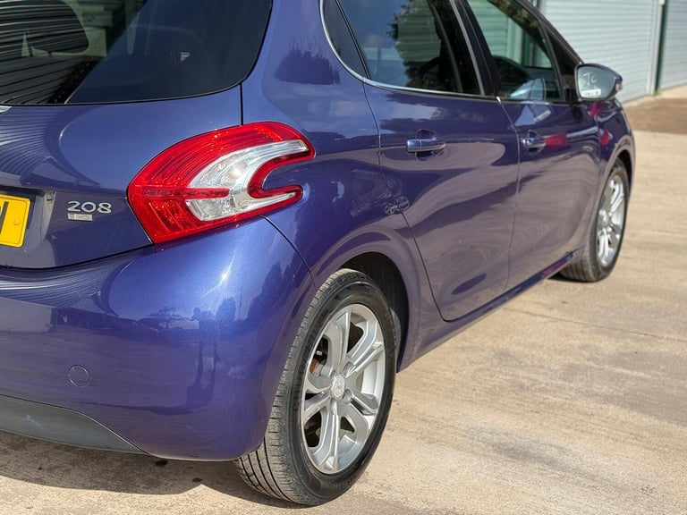 PEUGEOT 208 1.6 e-HDi Allure 2014