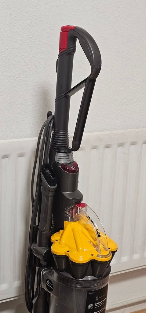 Dyson DC33 upright vacuum cleaner with tools, brand new motor