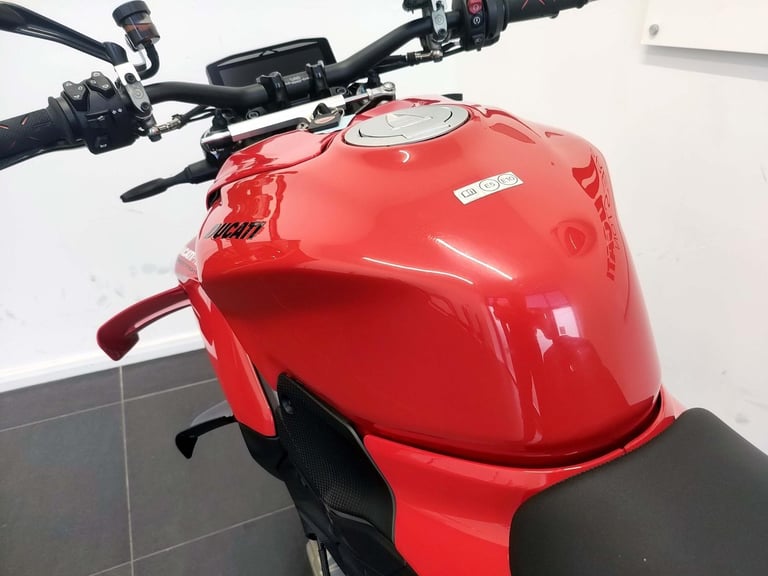 2025 Ducati Streetfighter V4S Ex-Demo Red 1,470 Miles | £325 Dep & £325 pcm