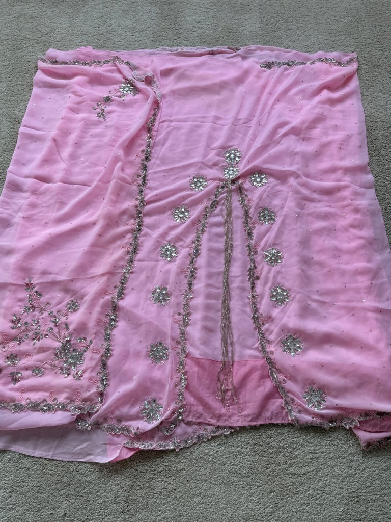 image for Pink With Silver Embarrassing Saree Without Blouse