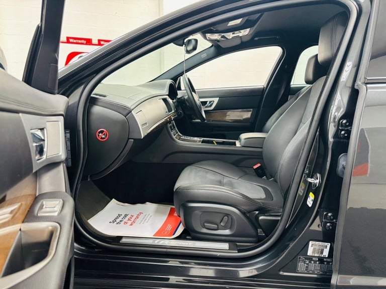 2014 Jaguar XF 2.2d [200] R-Sport 4dr Auto SALOON DIESEL Automatic