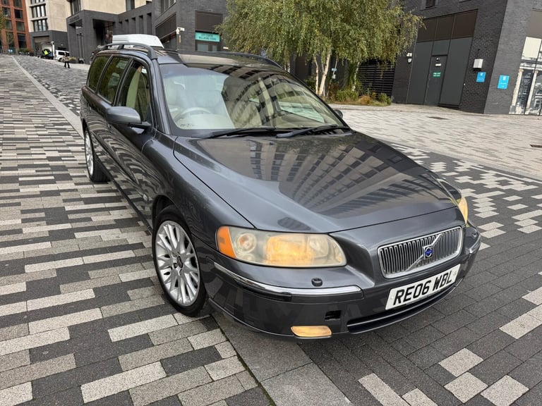 image for 2006 VOLVO V70 SE D5 GEARTRONIC AUTO 2.4 DIESEL ESTATE GREY 5dr 