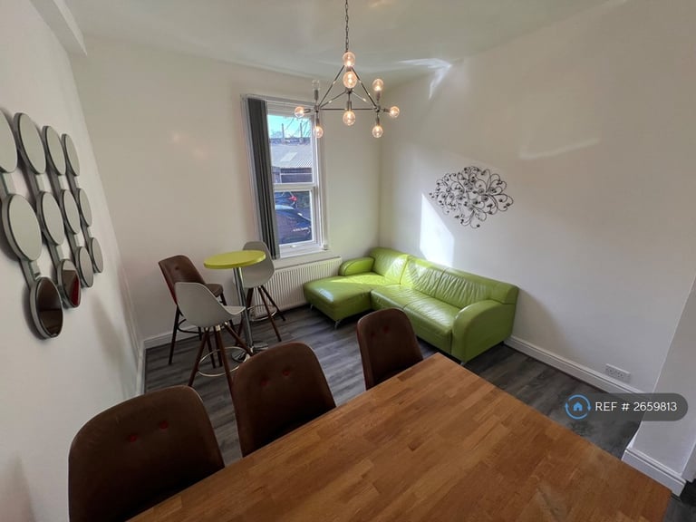 6 bedroom house in Camberwell Terrace, Leamington Spa, CV31 (6 bed) (#2659813)