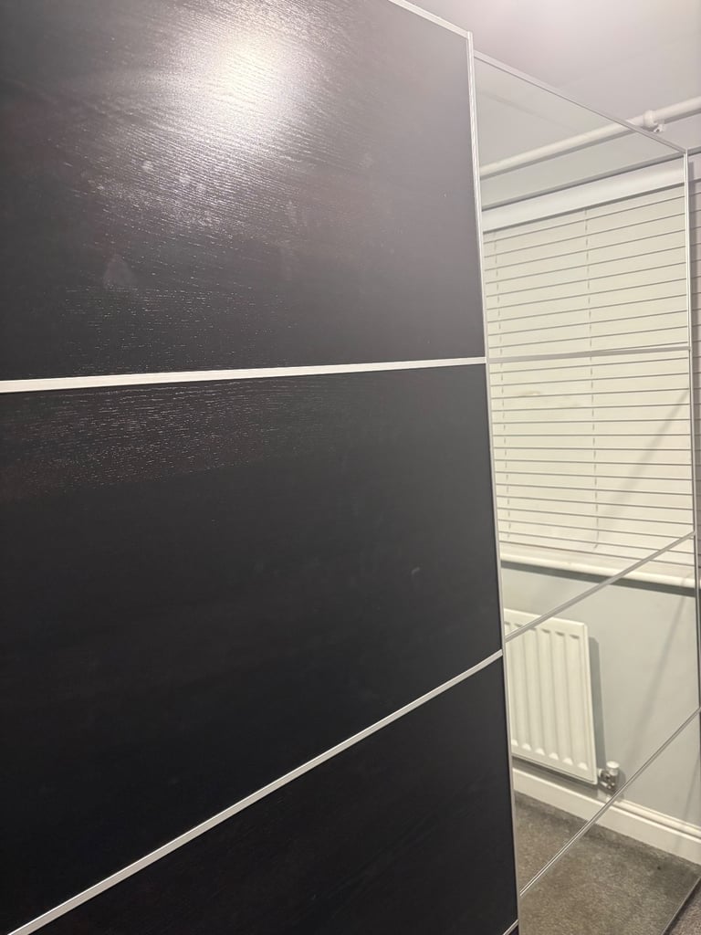 Black/Mirror wardrobes 