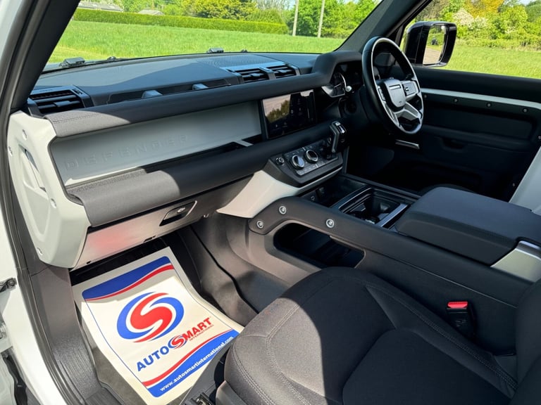 2023 Land Rover Defender 90 3.0 D250 MHEV Hard Top Fuji White - 14,825 Miles 