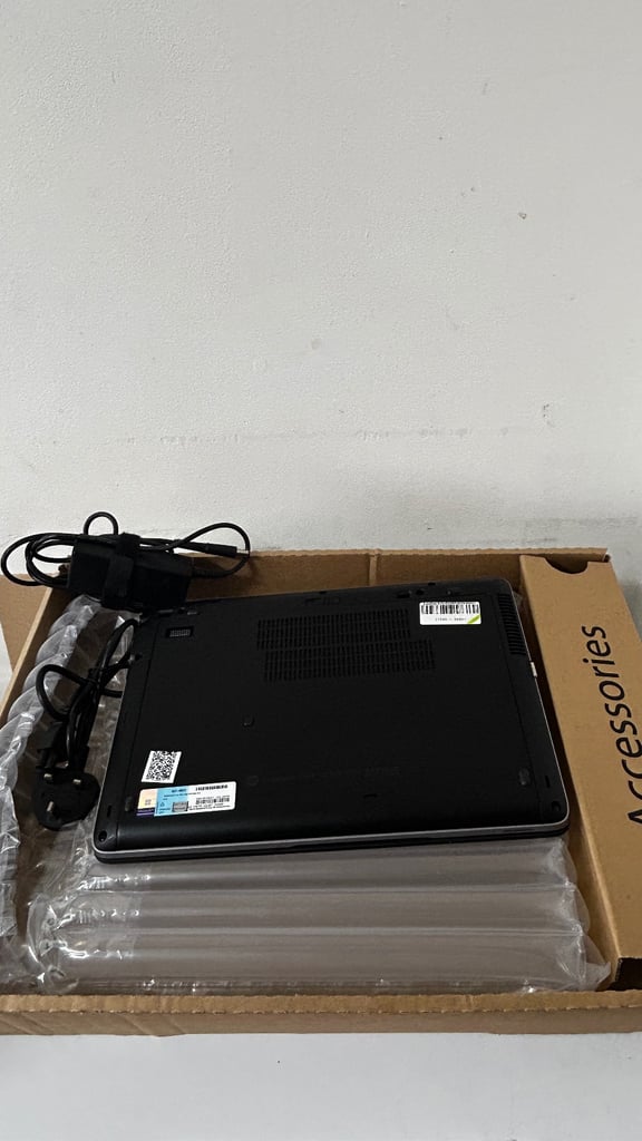 i5 EliteBook HP Laptop 840 G2 i5-5300U 8GB RAM 512GB HDD 14" Windows 10 Pro