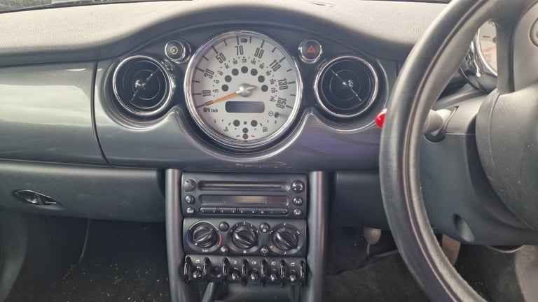 Mini, CONVERTIBLE, Convertible, 2006, Manual, 1598 (cc), 2 doors