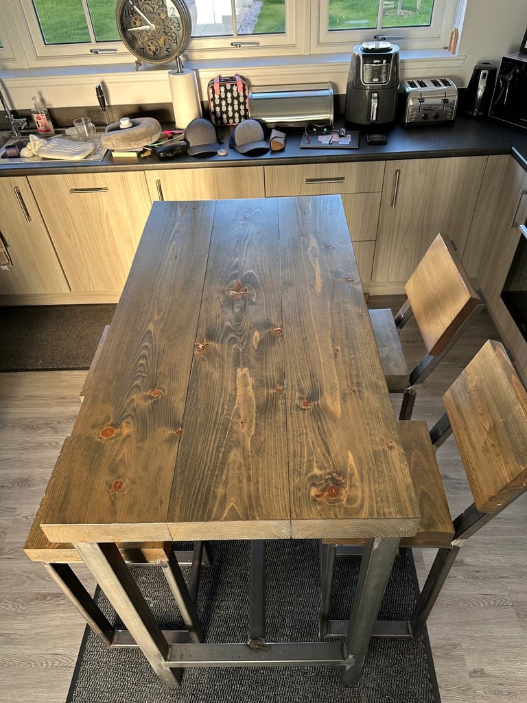 Industrial Kitchen Set Breakfast Table and Chairs for 4 | High Bar with Stools - very good condition