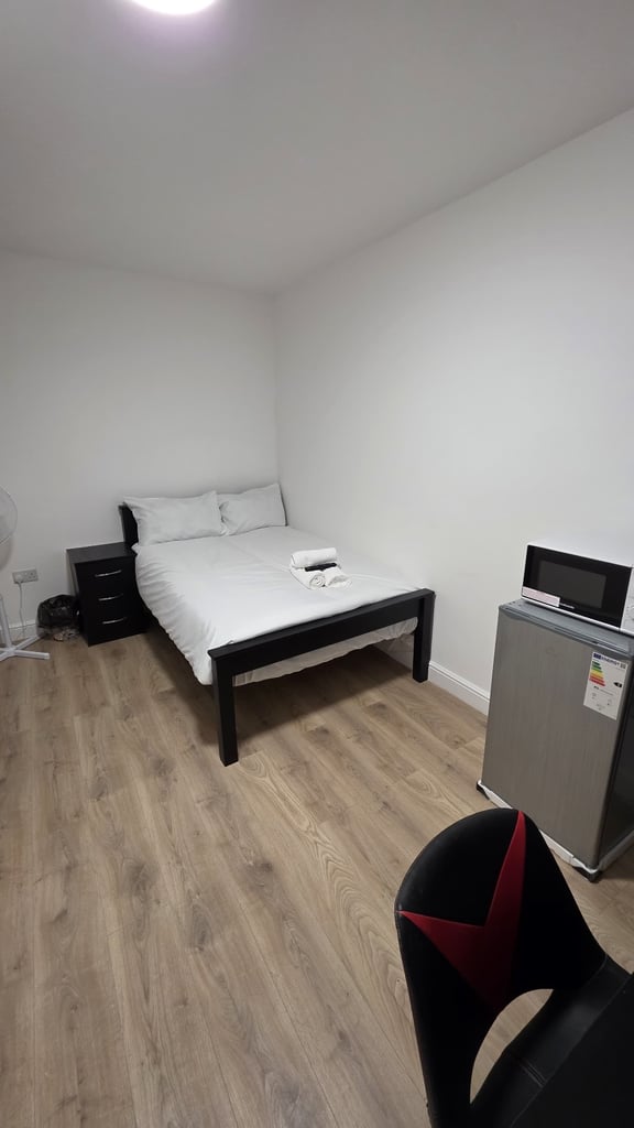 En-suite Studios available for rent short or long term 