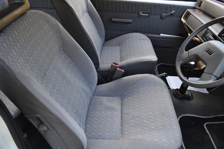 **VERY LOW MILEAGE** Austin Metro 1.0 City X