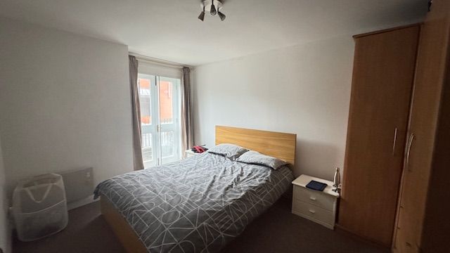 image for  two double bedroom ground floor flat on Tiller Road, Canary Wharf E14. 