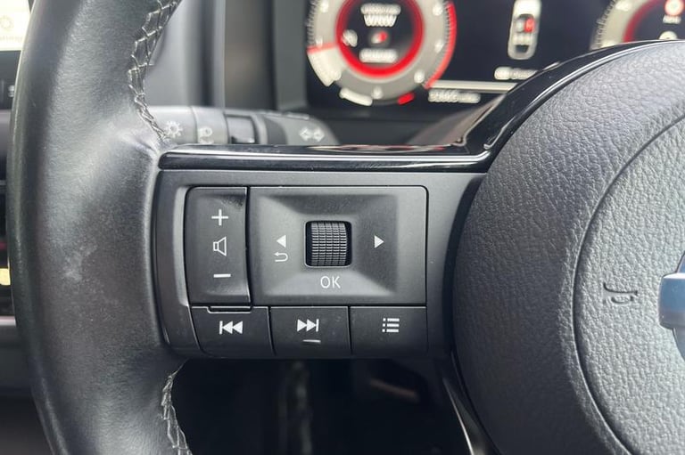 2021 Nissan Qashqai 1.3 DiG-T MH N-Connecta [Glass Roof] 5dr Manual Hatchback Petrol Manual