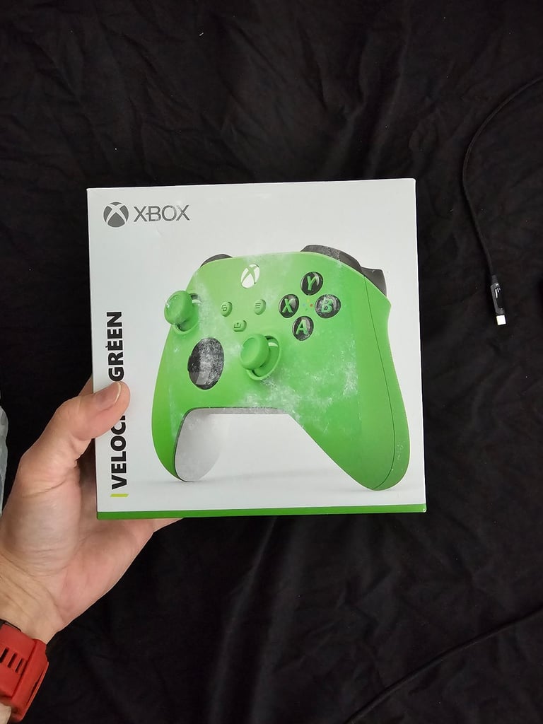 image for Xbox Wireless Controller – Velocity Green Series X|S, One