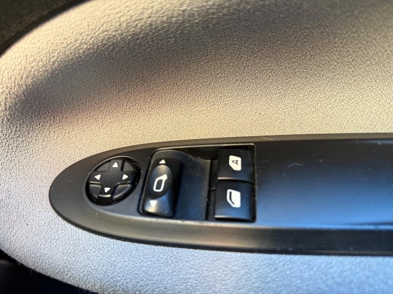 2013 Citroen DS3 1.2 VTi DSign Euro 5 3dr HATCHBACK Petrol Manual