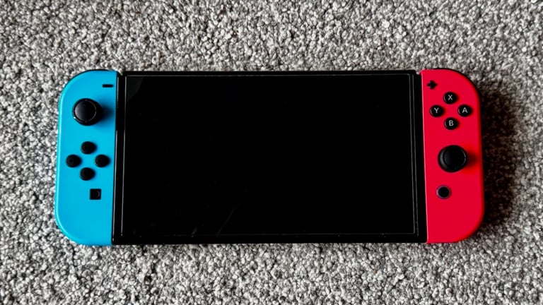 Nintendo Switch OLED - Boxed with original accessories. Excellent