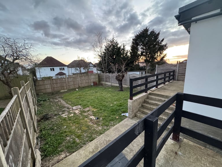 2 DOUBLE ENSUITE BEDSITS WICKLIFFE GARDENS WEMBLEY HA9