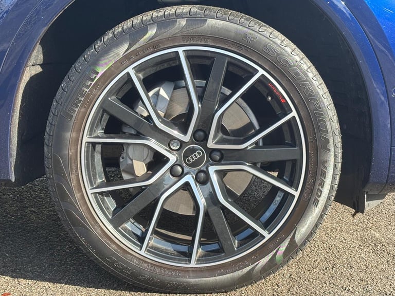 AUDI Q5 2.0 TDI 40 Black Edition 2024