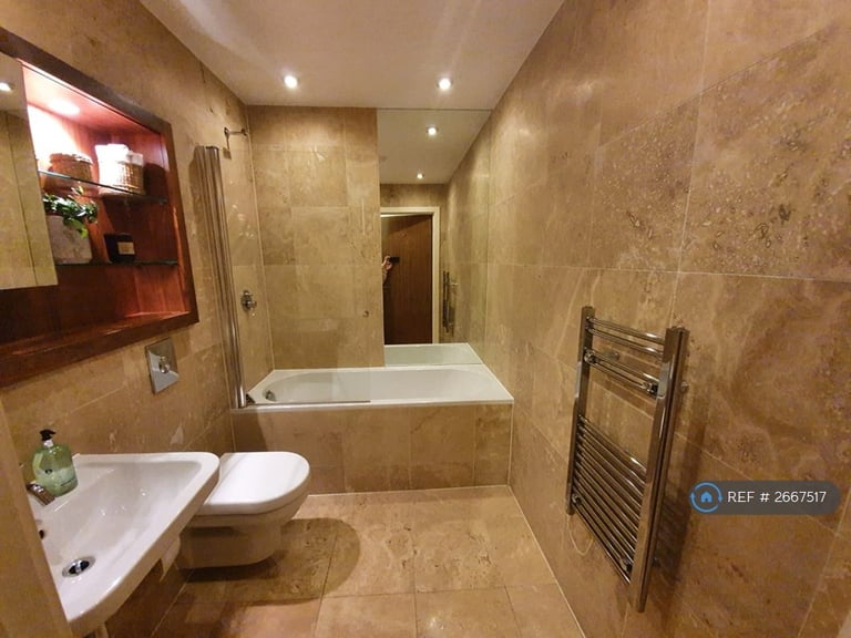 2 bedroom flat in Munday Street, Manchester, M4 (2 bed) (#2667517)