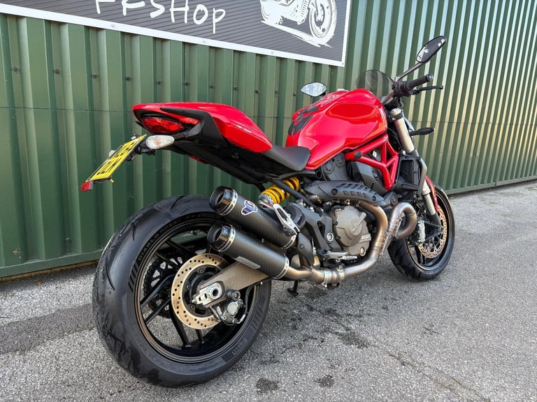 Ducati Monster 821 Red 2014 Termignoni Pipes only 6300 Miles 
