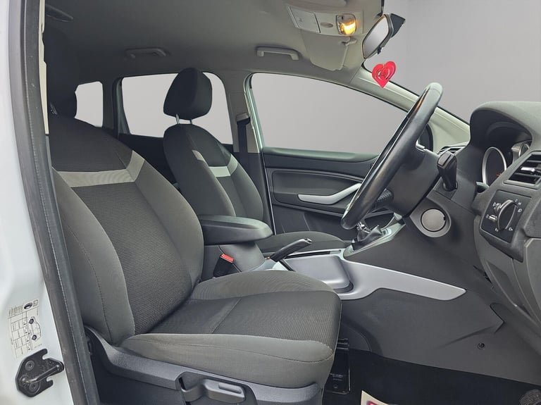  Ford Kuga 2.0 TDCi Zetec 2WD Euro 5 5dr Diesel Manual